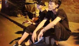 雨神爆料老婆视频播放在线观看,老婆视频首度曝光，在线观看引热议