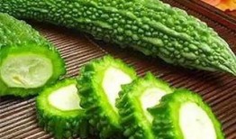 阿红吃凉瓜视频大全集免费观看,免费观看视频大全集，夏日消暑美食之旅